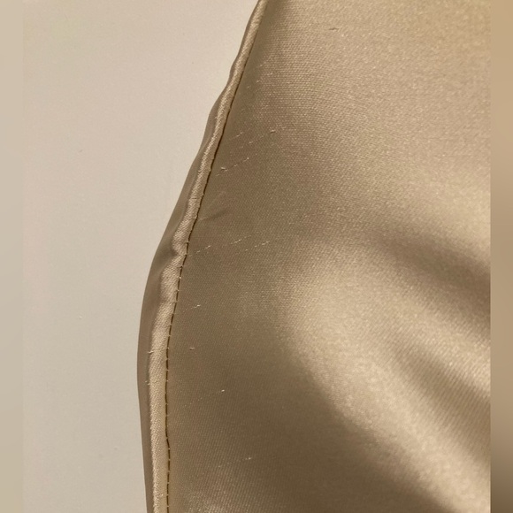 House of Harlow 1960 Cream Satin Blouse - Picture 4 of 5